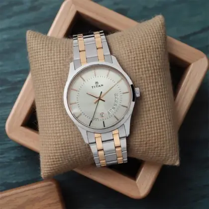 TITAN Silver Dial Stainless Steel Strap Watch 1823KM01