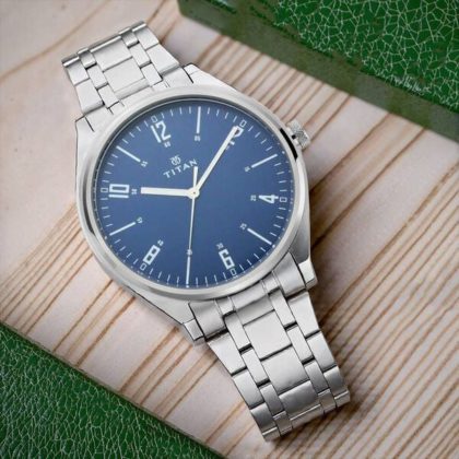 TITAN 1802SM02 Watch