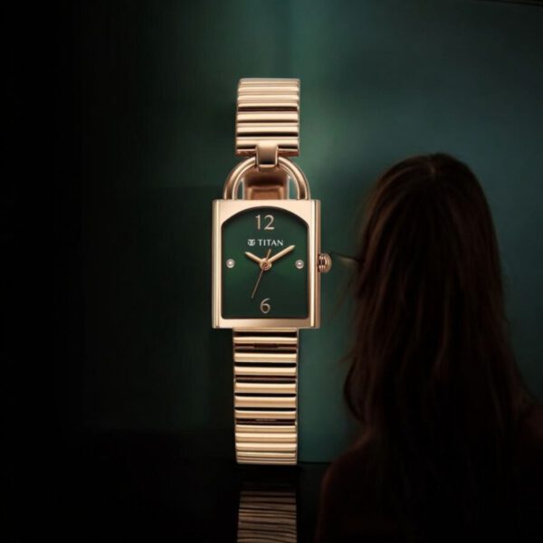Titan Metro 95303WM01 Green Dial Watch For Women